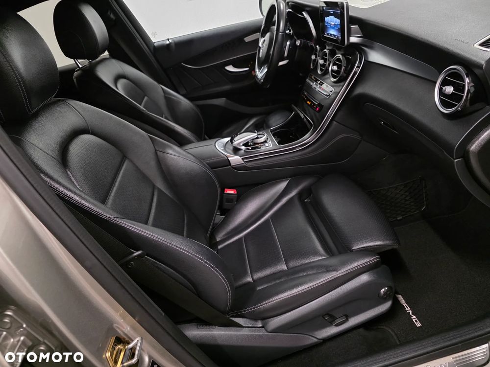 Mercedes-Benz GLC 250 4Matic 9G-TRONIC AMG Line - 19