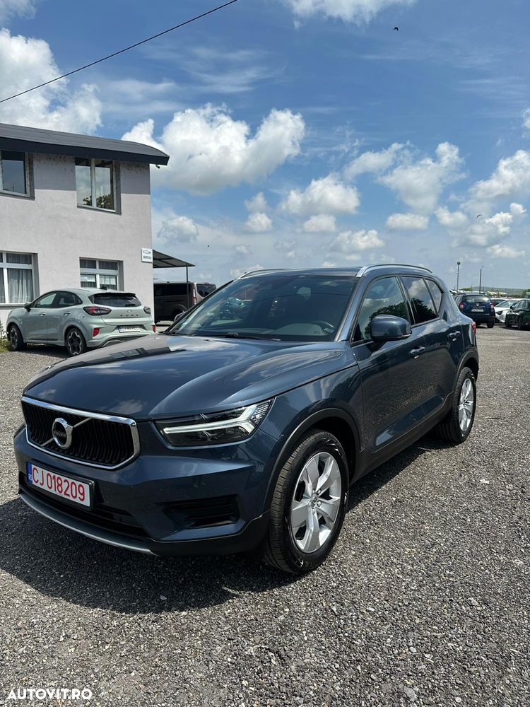 Volvo XC 40 T2 AT8 Momentum - 1