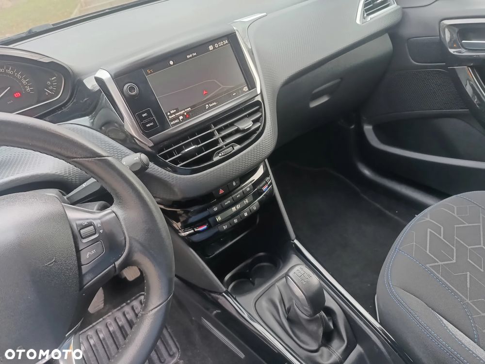 Peugeot 2008 PureTech 82 Signature - 6