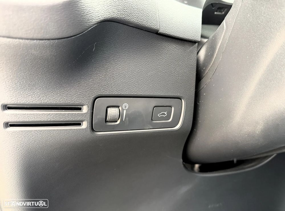 Volvo XC 40 1.5 T2 Momentum - 26