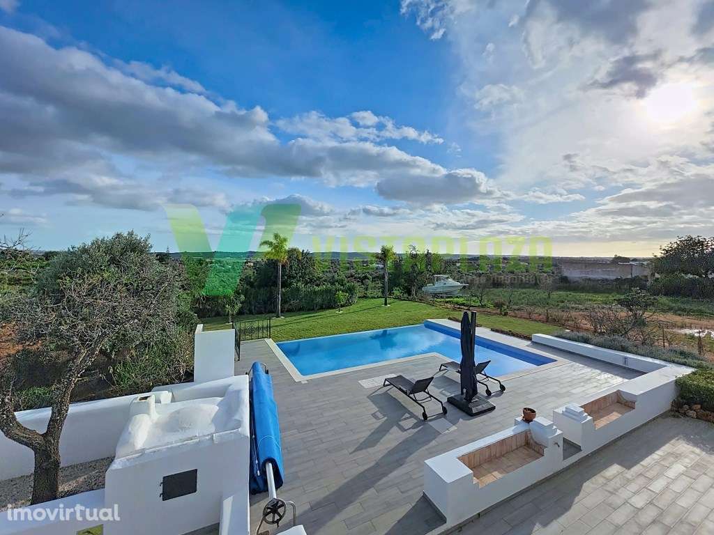 Moradia de Luxo com Piscina Infinita e Vista Panorâmica em Silves - Grande imagem: 2/49
