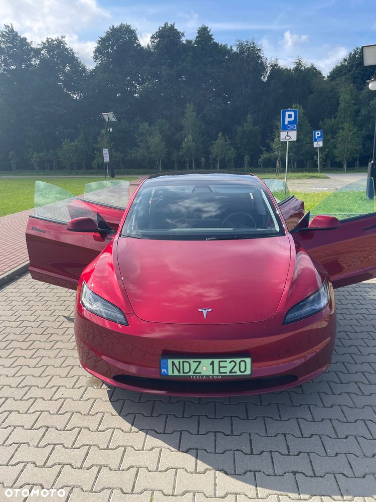 Tesla Model 3 - 1