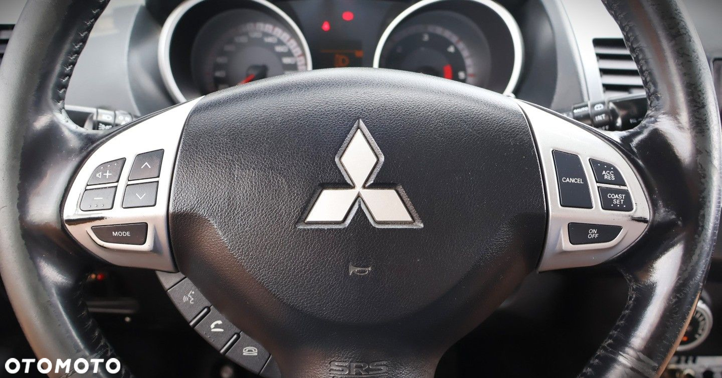 Mitsubishi Outlander - 21