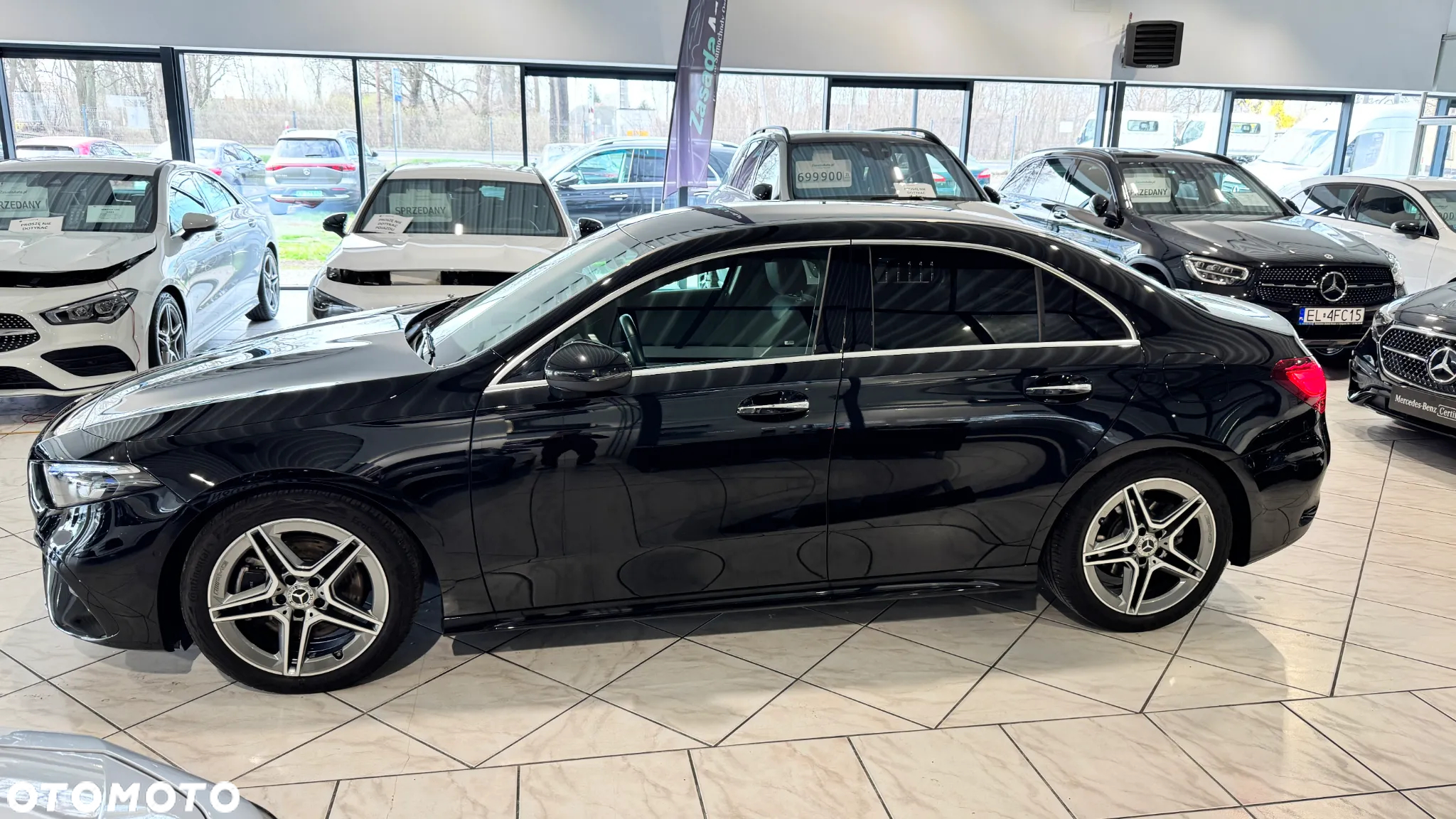 Mercedes-Benz Klasa A 220 4-Matic AMG Line 7G-DCT - 3