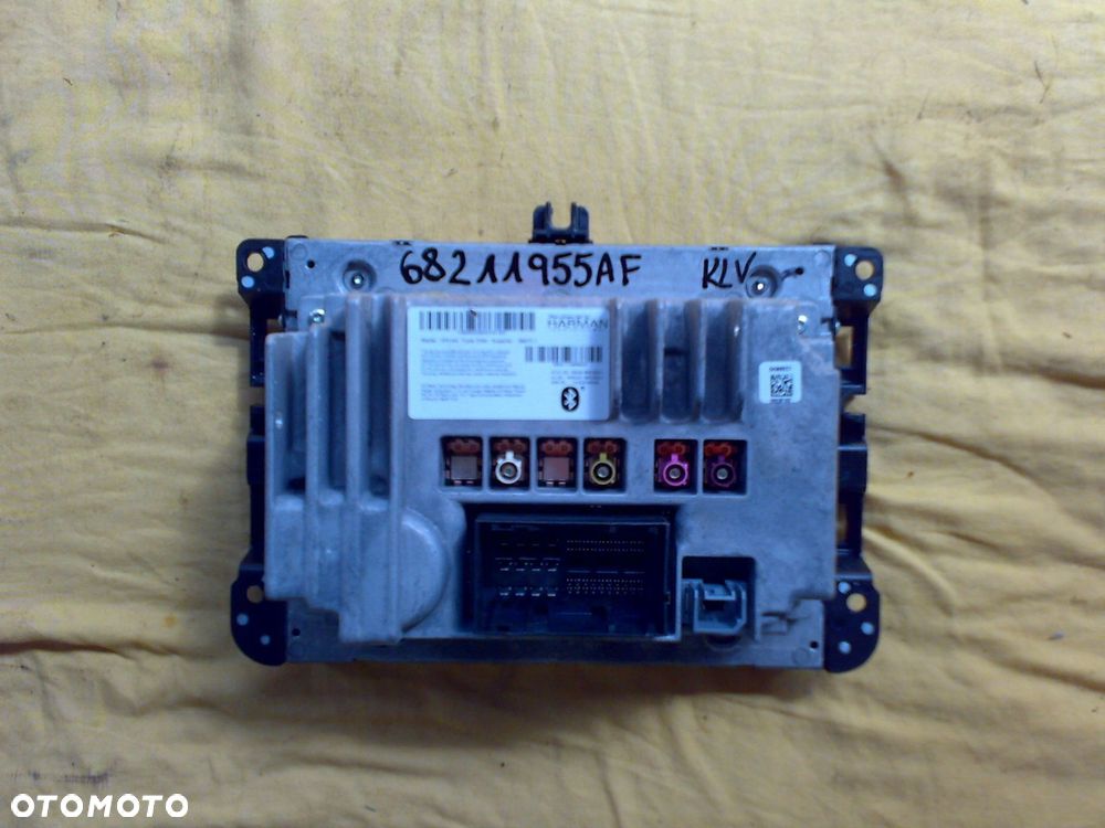jeep cherokee kl 2014 - wyświetlacz radio panel harman nawigacja monitor - 3