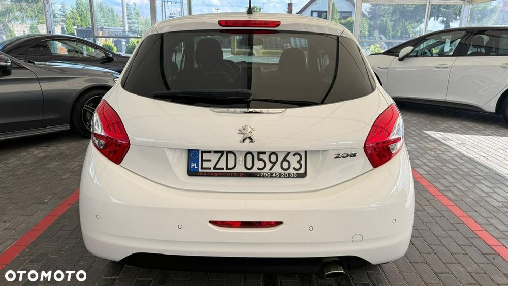 Peugeot 208 - 11