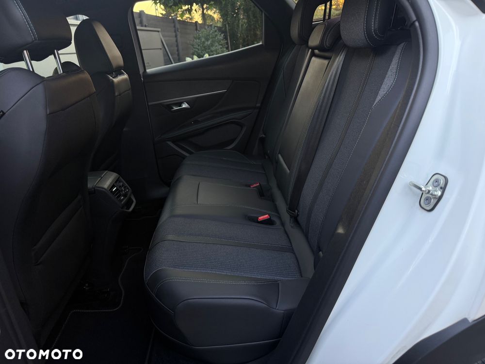 Peugeot 3008 225 e-EAT8 Allure - 9