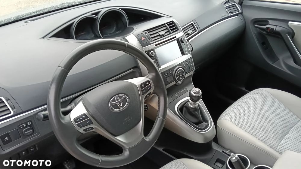 Toyota Verso 1.6 D-4D Prestige - 6