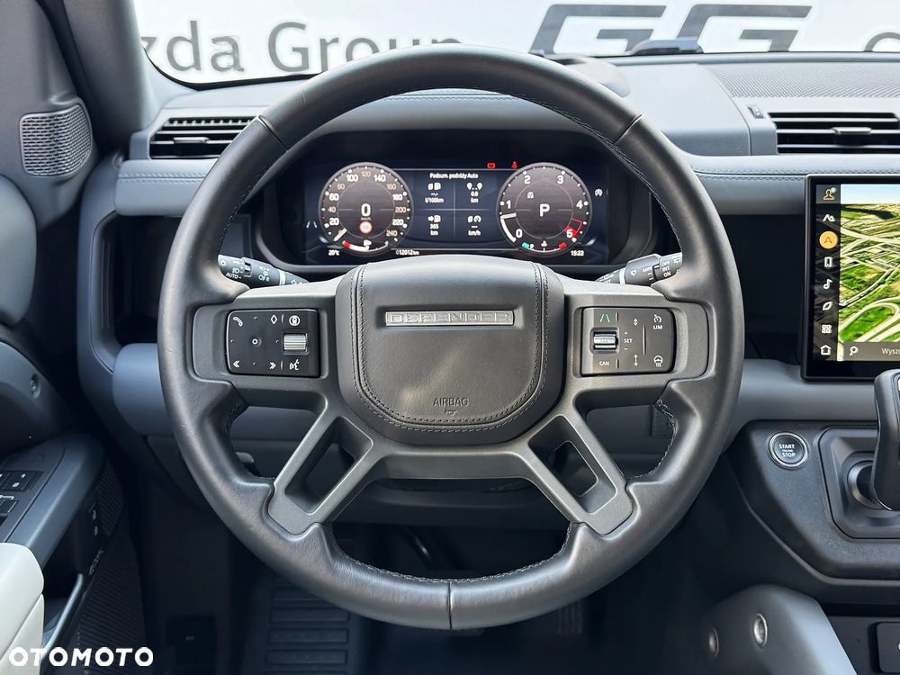 Land Rover Defender 110 D300 X-Dynamic HSE - 11