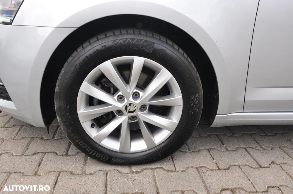 Skoda Octavia 2.0 TDI DSG Ambition - 13