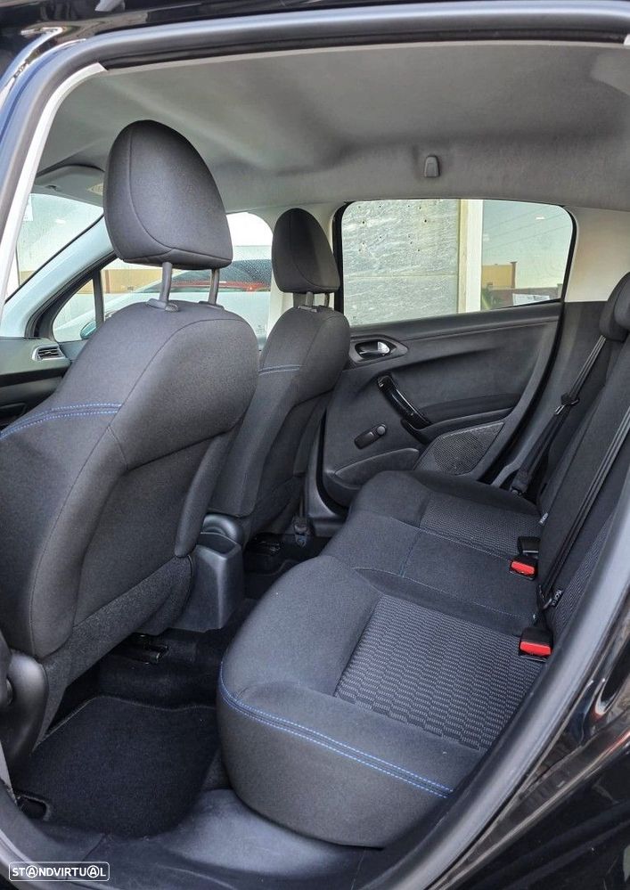 Peugeot 208 1.2 PureTech Style - 15