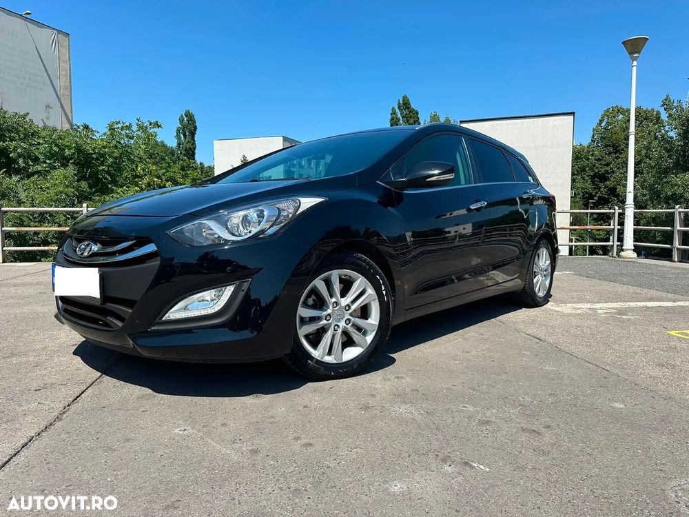 Hyundai i30 i30cw 1.6 Fifa World Cup Edition - 1