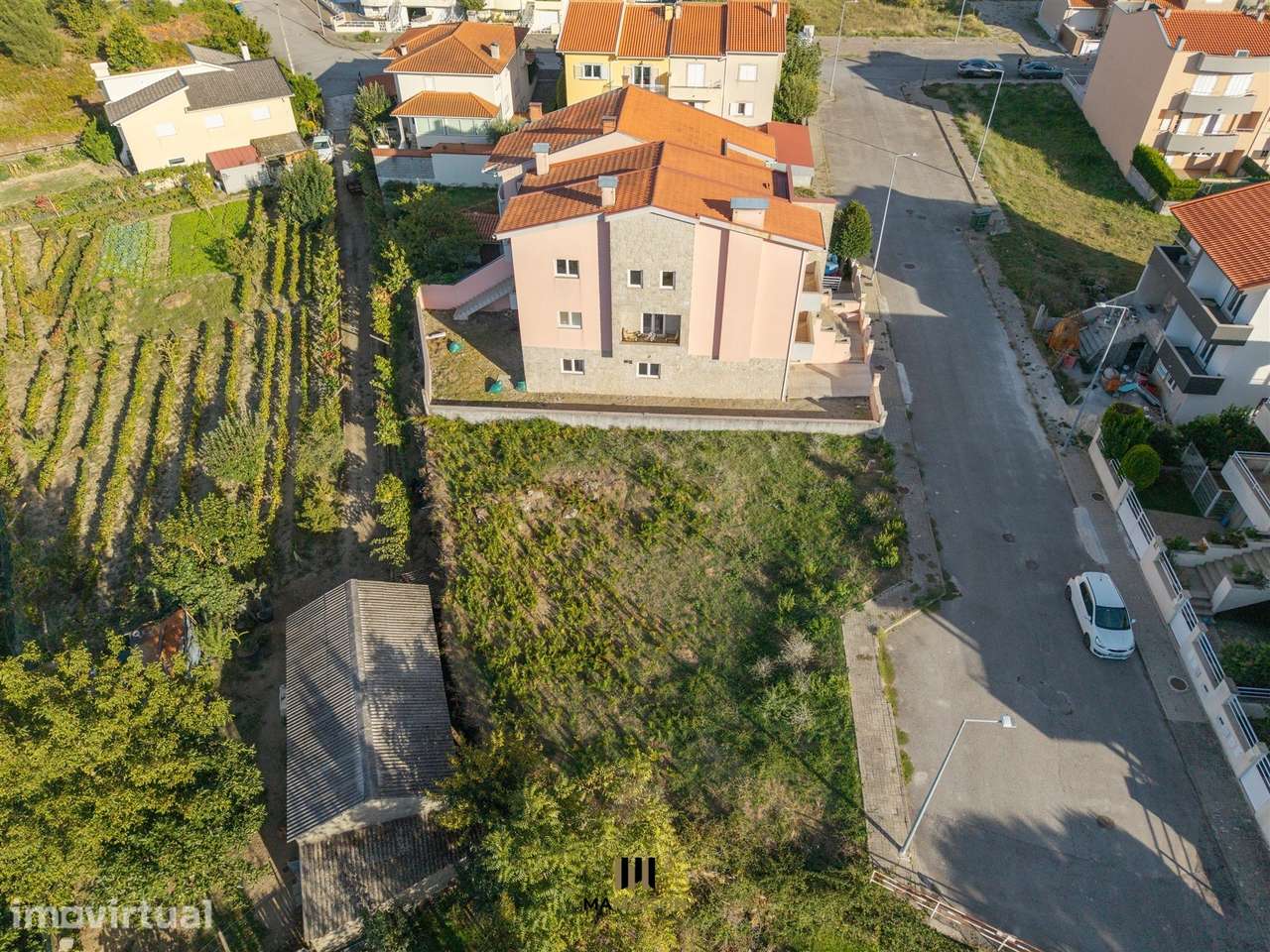 TERRENO URBANO | CASA COM 348M2 | ZONA RESIDENCIAL - Grande imagem: 2/3