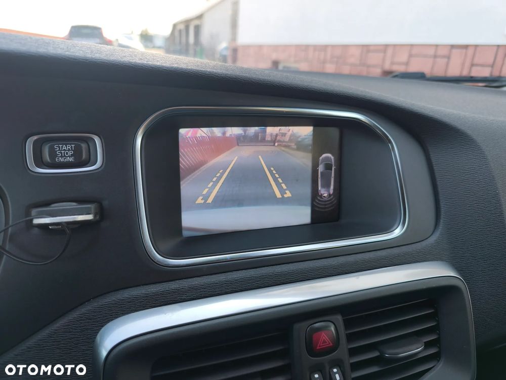 Volvo V40 D2 Momentum - 9