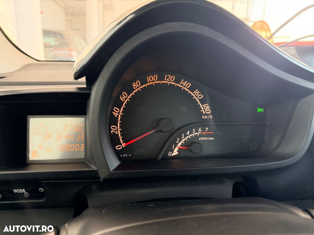 Toyota iQ 1.0 Multidrive + - 12