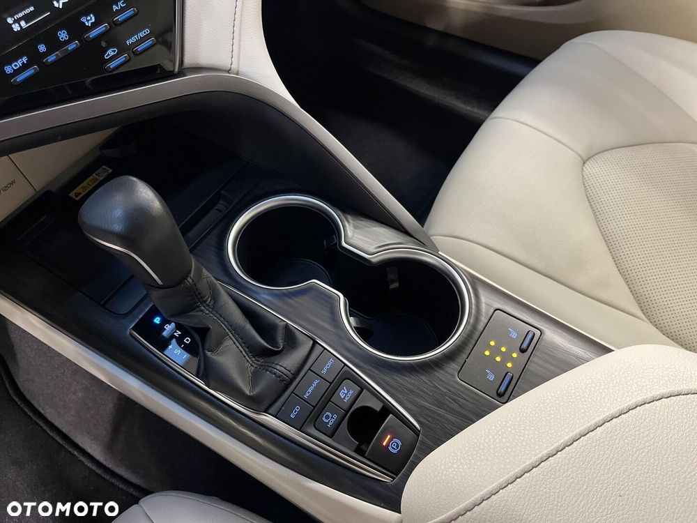 Toyota Camry 2.5 Hybrid Executive CVT - 14