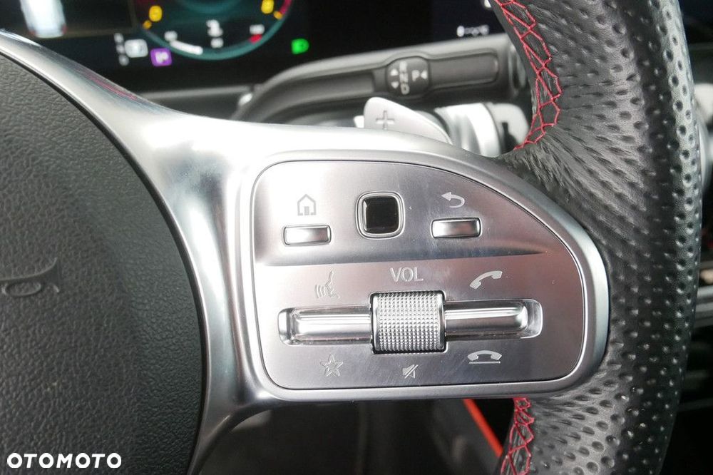 Mercedes-Benz GLB - 24