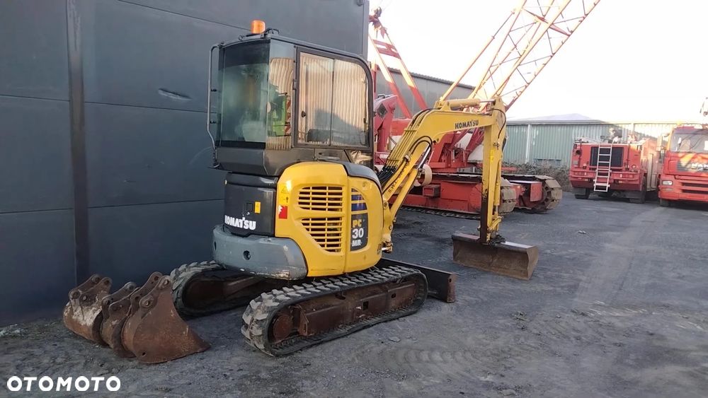 Komatsu PC30 MR2 - 5