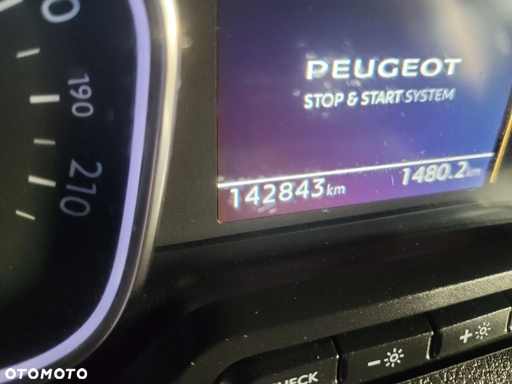 Peugeot Traveller 2.0 BlueHDi Long Business - 23