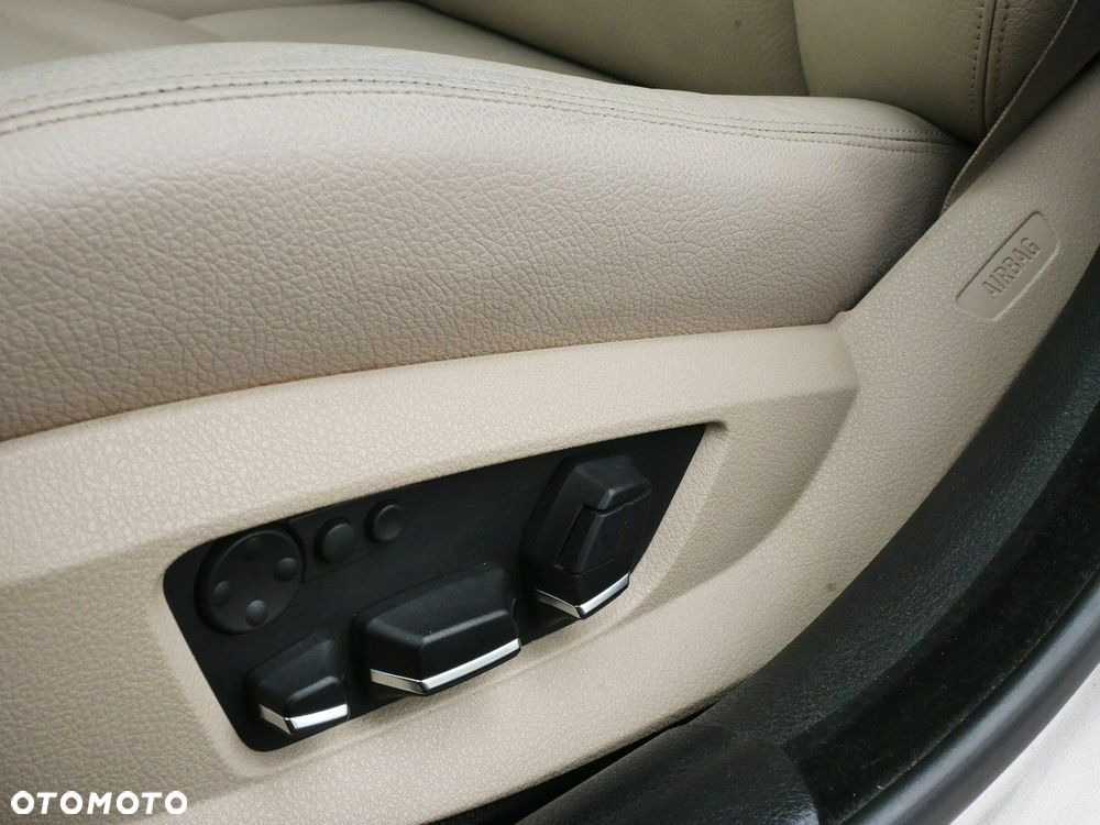 BMW Seria 5 520d Luxury Line - 8