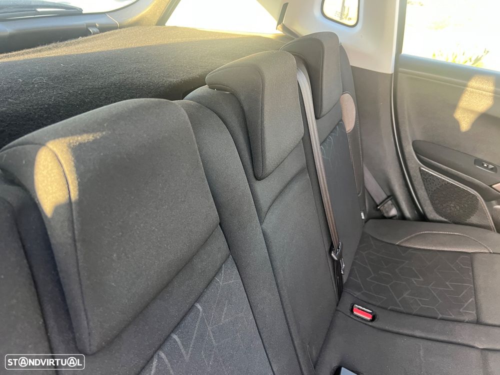 Peugeot 2008 1.2 PureTech Style - 12