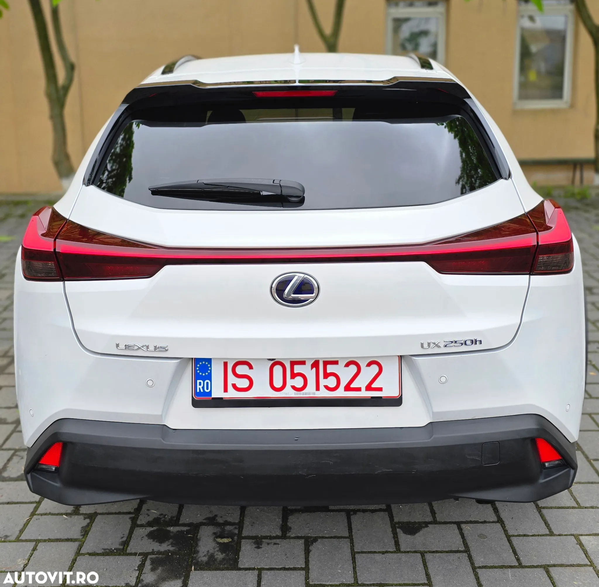 Lexus UX 250h FWD Executive - 6