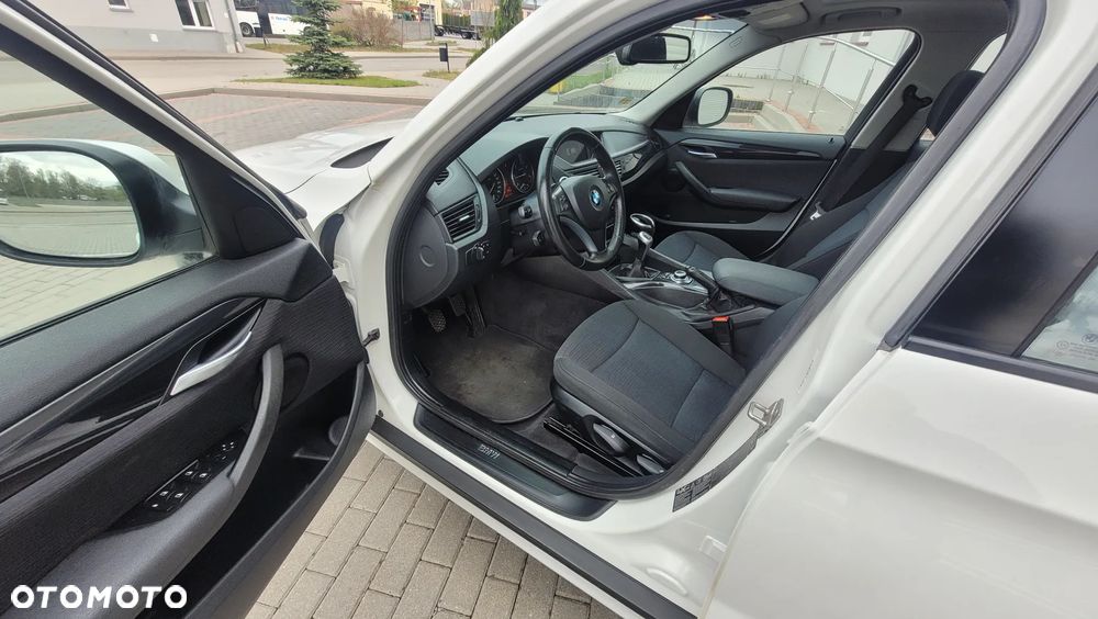 BMW X1 xDrive18d xLine - 17
