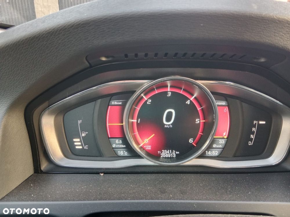 Volvo V60 D6 AWD Plug-in Hybrid Summum - 22