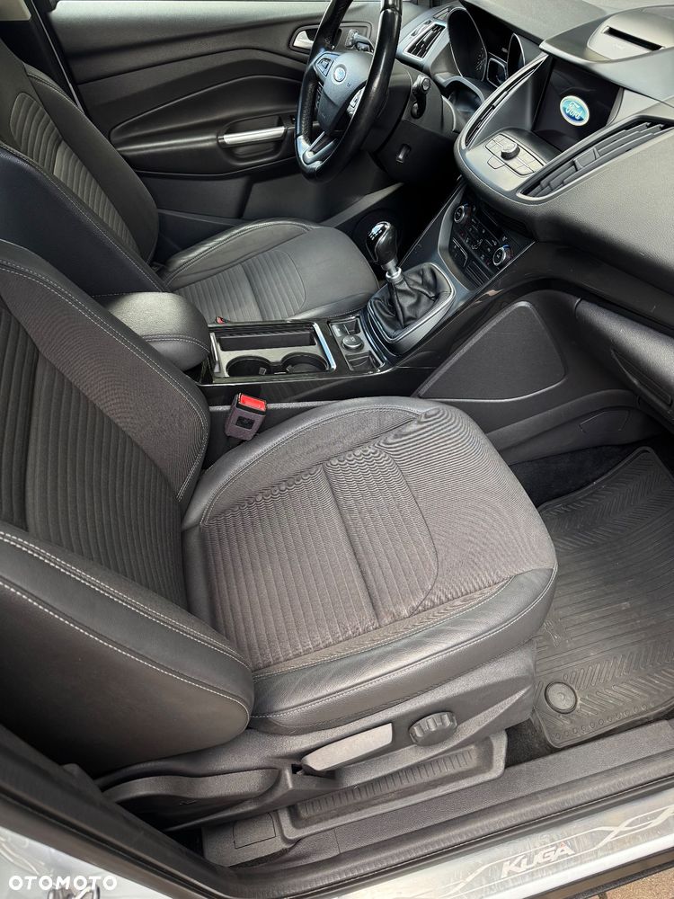 Ford Kuga - 11