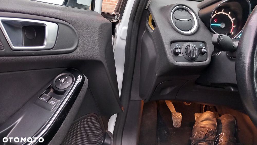 Ford Fiesta 1.0 EcoBoost S&S COOL&CONNECT - 11
