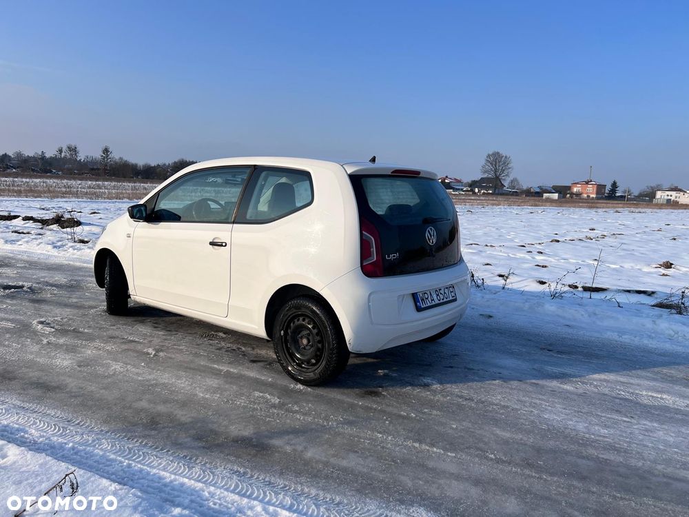Volkswagen up! street - 4