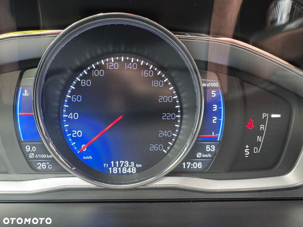 Volvo XC 60 D5 AWD R-Design Kinetic - 28