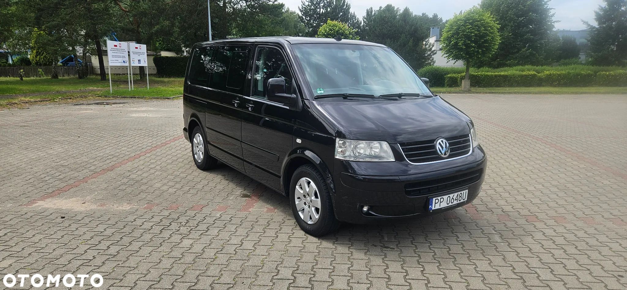 Volkswagen Multivan - 1