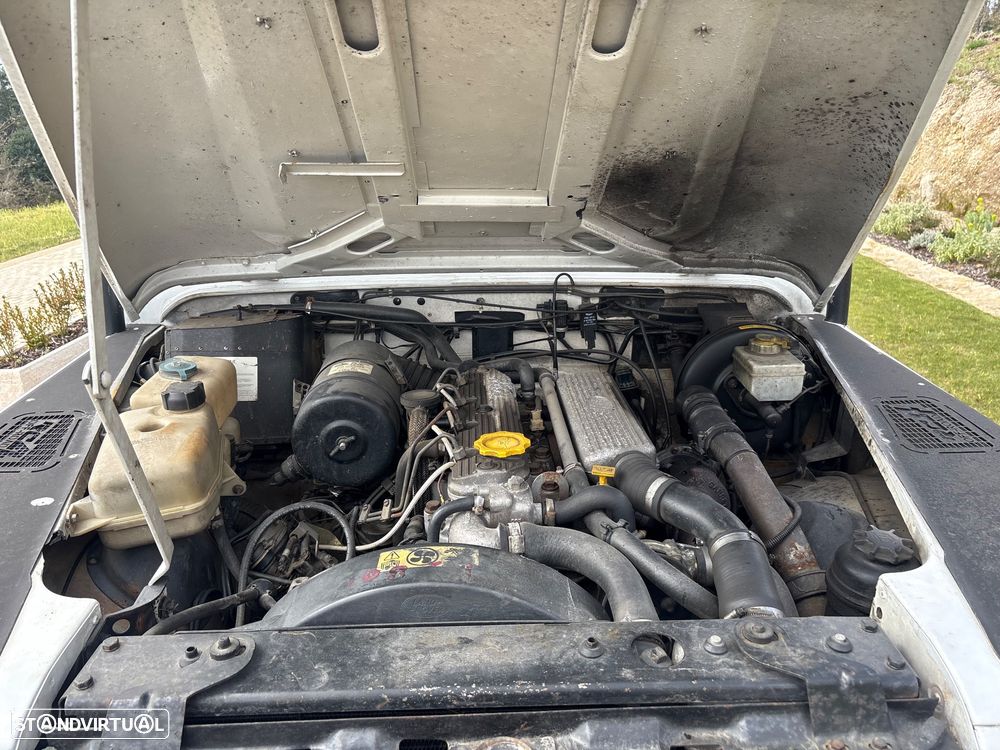 Land Rover Defender 90 2.5 TDi Metal Top - 25