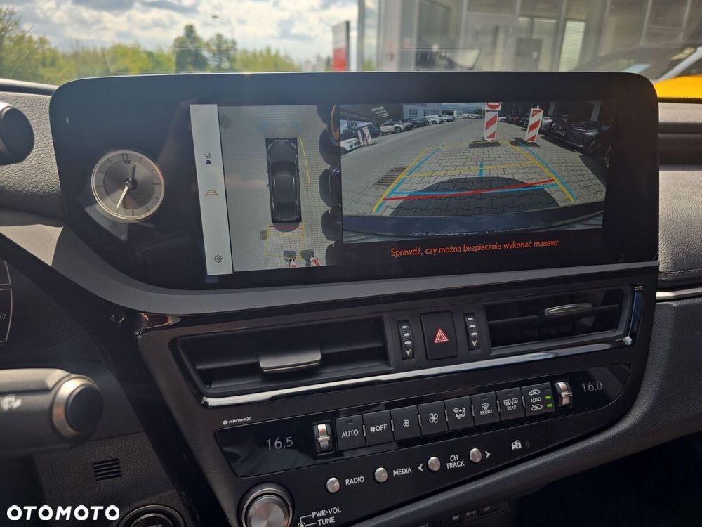 Lexus ES 300h Prestige - 21