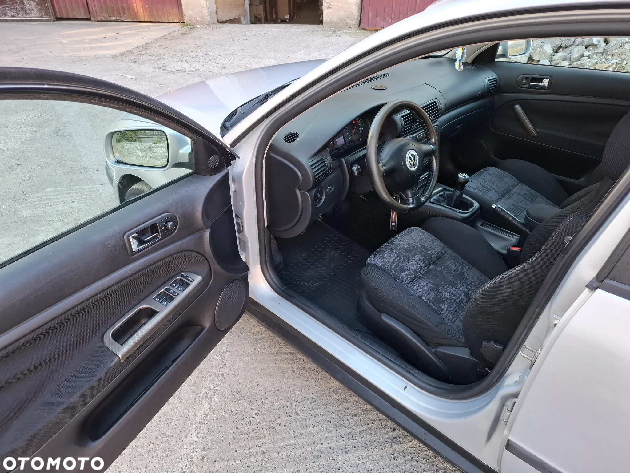 Volkswagen Passat 1.8T - 13