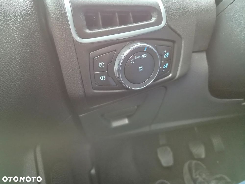Ford Focus 1.6 TDCi DPF Start-Stopp-System SYNC Edition - 24