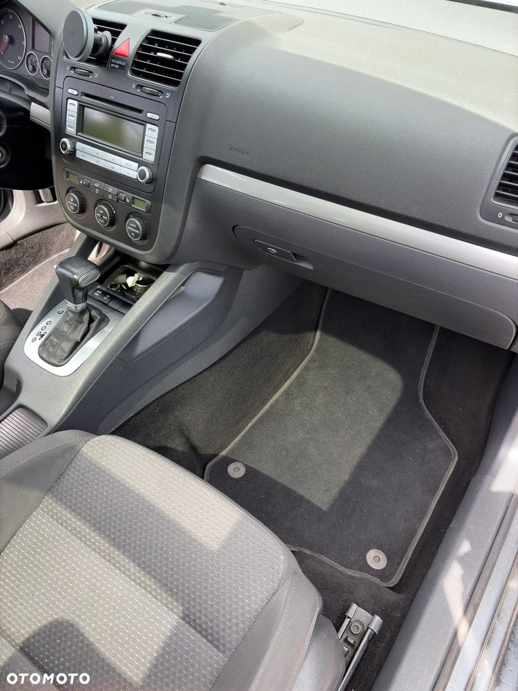 Volkswagen Golf 2.0 TDI Comfortline DSG - 33