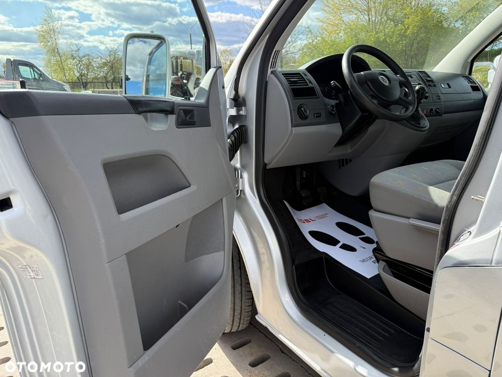 Volkswagen T5 - 16