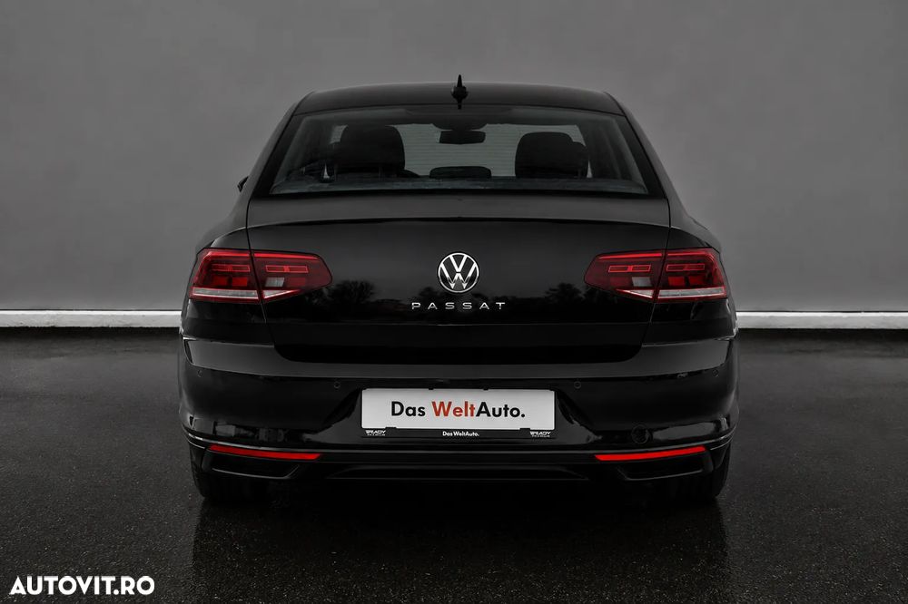 Volkswagen Passat - 4