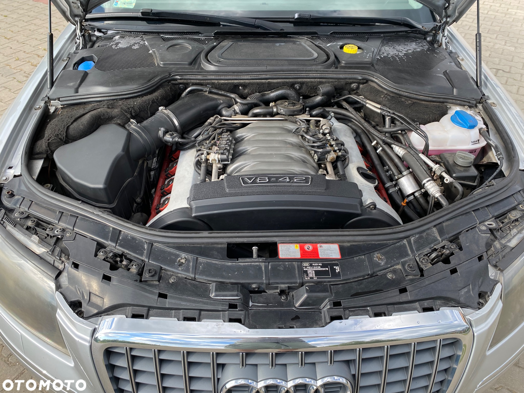 Audi A8 4.2 Quattro - 9