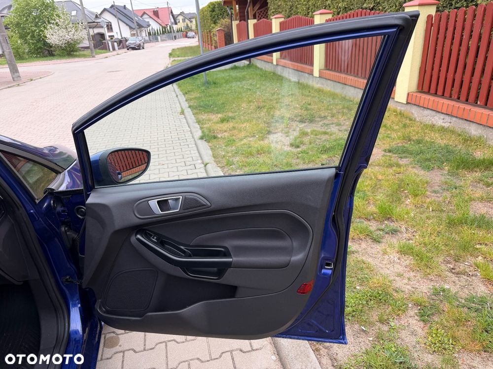 Ford Fiesta 1.25 Champions Edition - 29