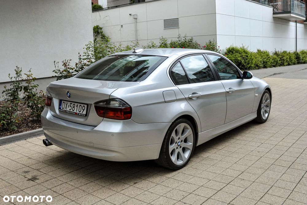 BMW Seria 3 325i - 4
