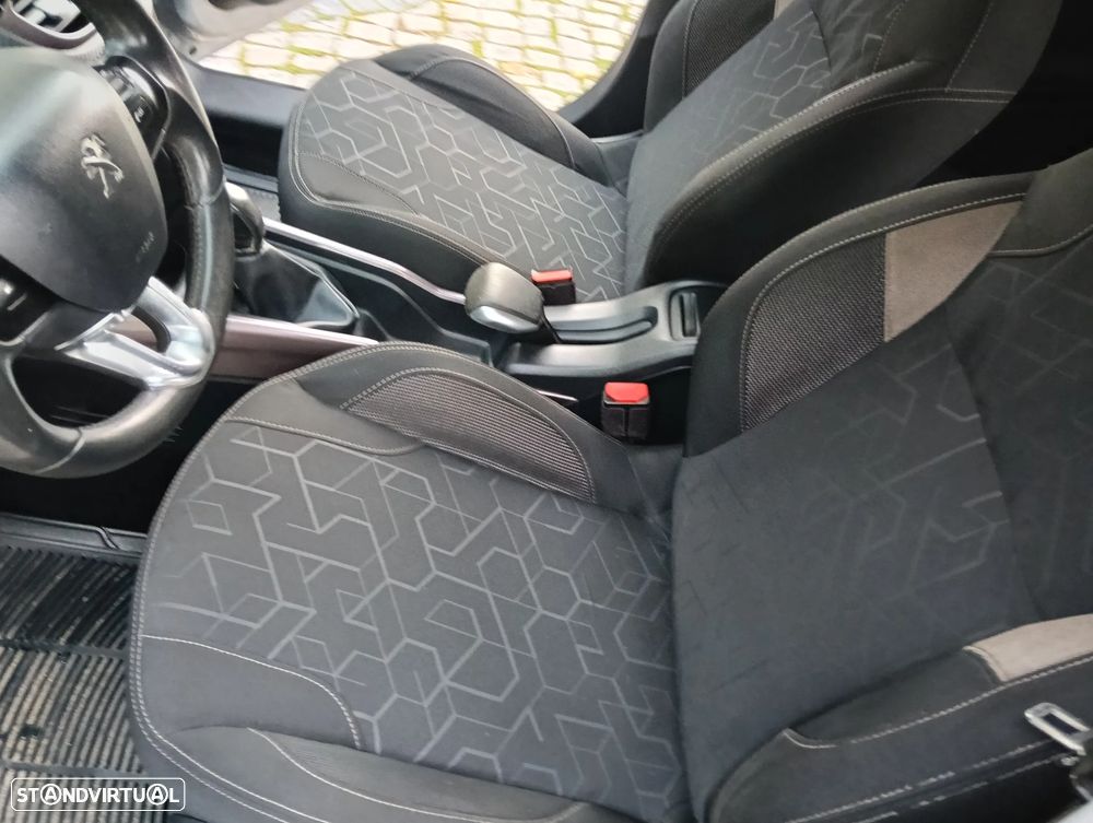 Peugeot 2008 1.4 HDi Active - 16