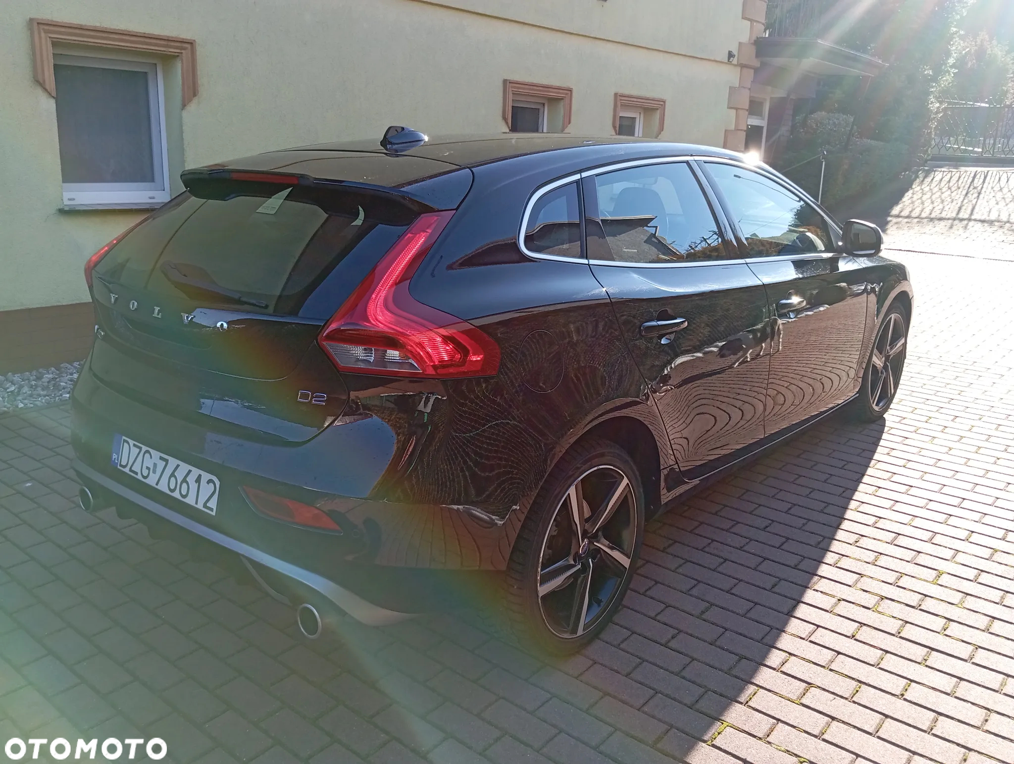 Volvo V40 D2 Drive-E R-Design Momentum - 3