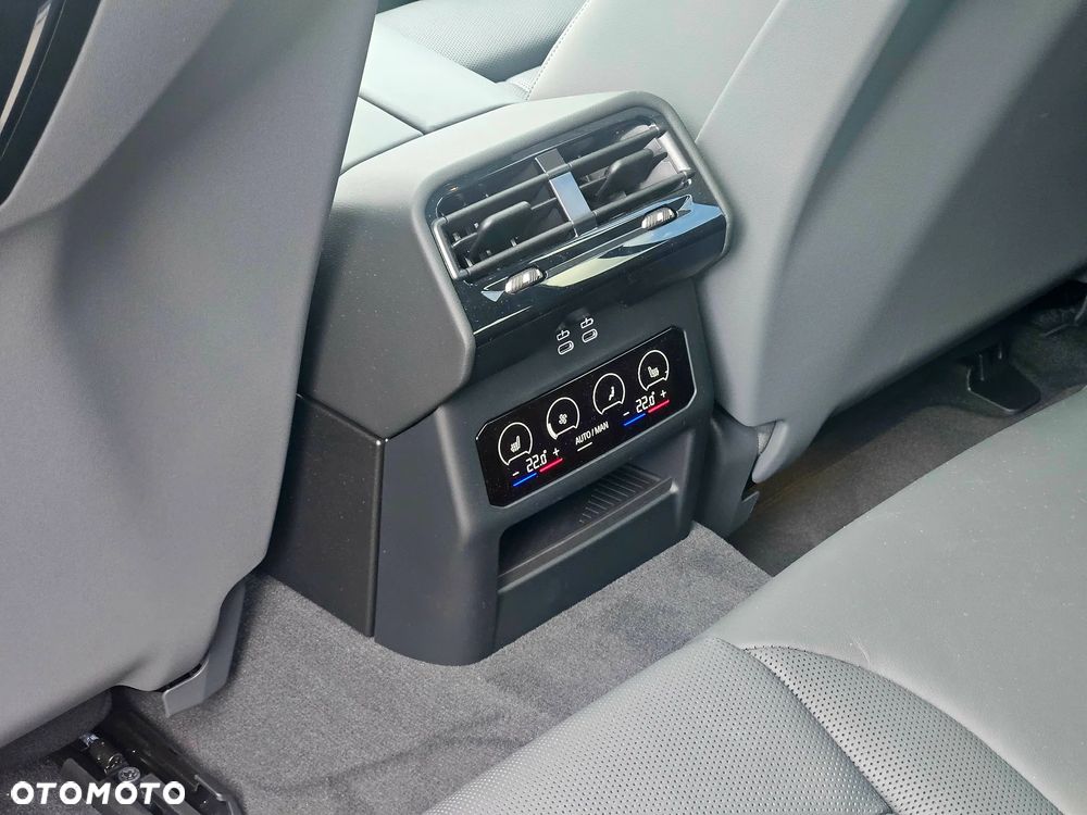 BMW i5 83.9kWh M60 xDrive - 16