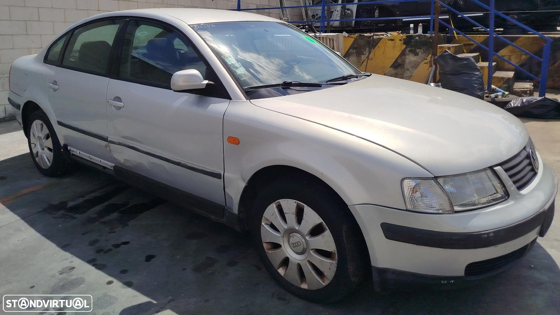 Para peças VOLKSWAGEN Passat (3B2) - 3