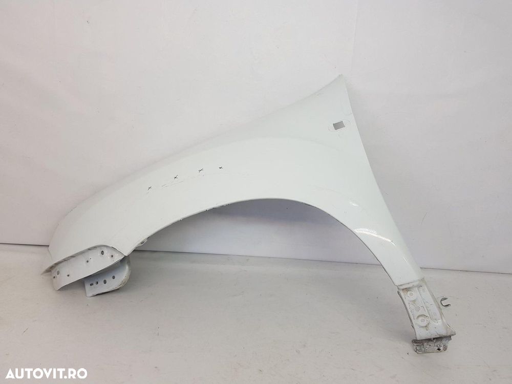 Aripa stanga fata Dacia Duster dupa 2009 - 1