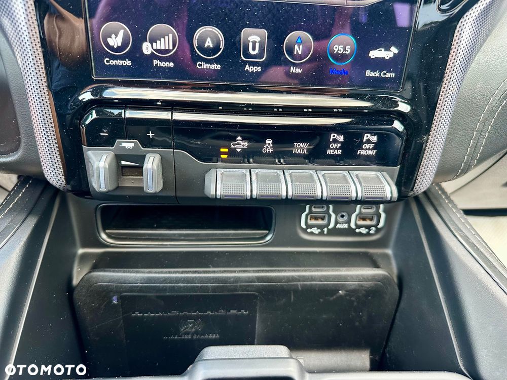 RAM 1500 Crew Cab Shortbed Limited - 25