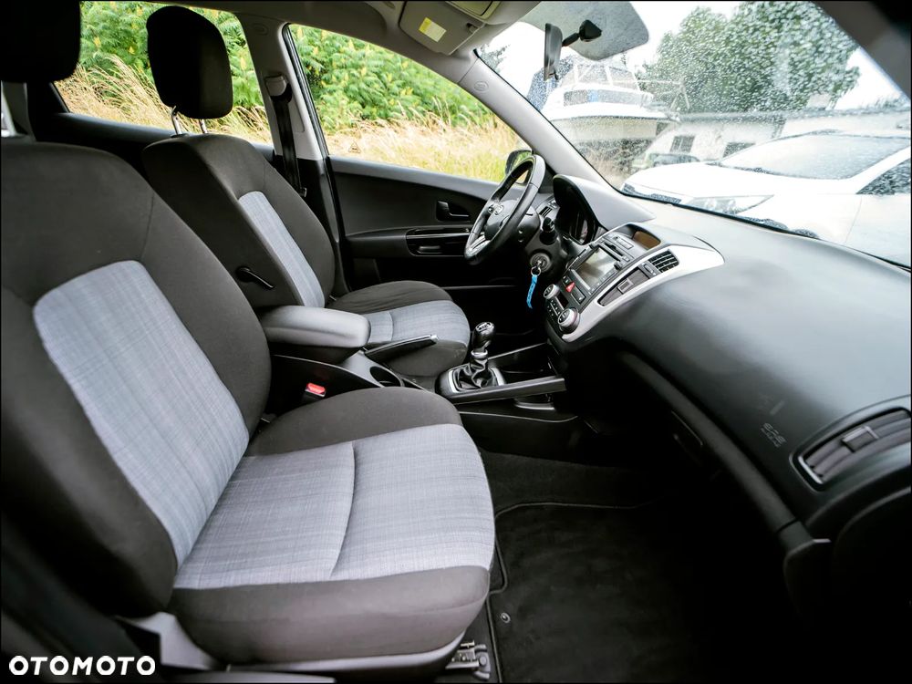 Kia Ceed - 34